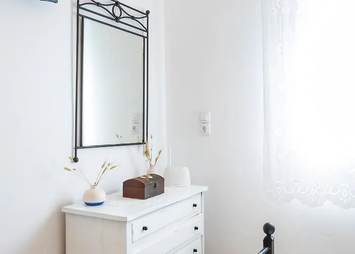 بيت للعطل Axoni Windmill House Othos