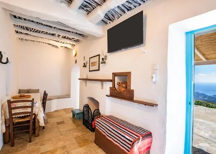 Axoni Windmill House بيت للعطل