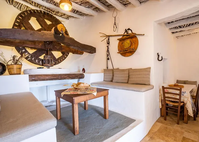 بيت للعطل Axoni Windmill House Othos